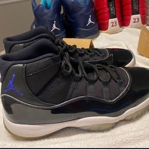 Jordan space jam 11
